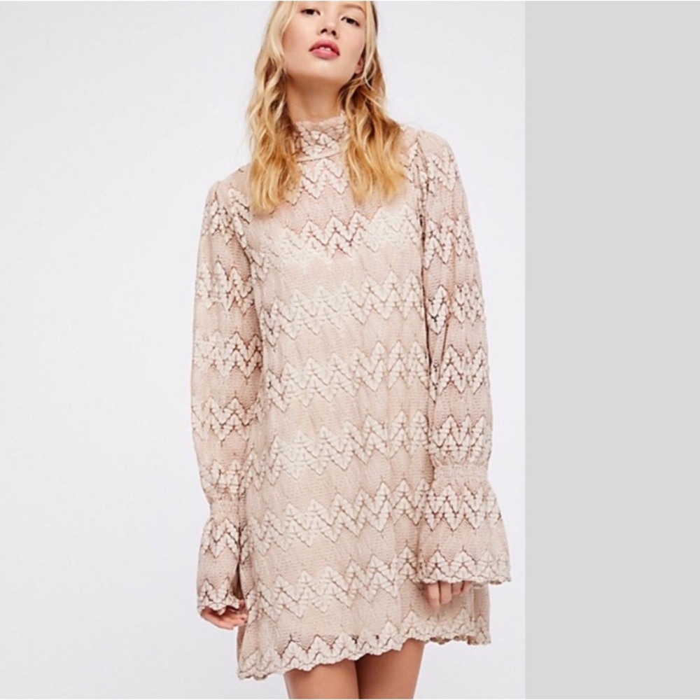 FREE PEOPLE SIMONE MOCK NECK LONG SLEEVE LACE DRESS TAN SIZE XS Boho‎ Retro Mod